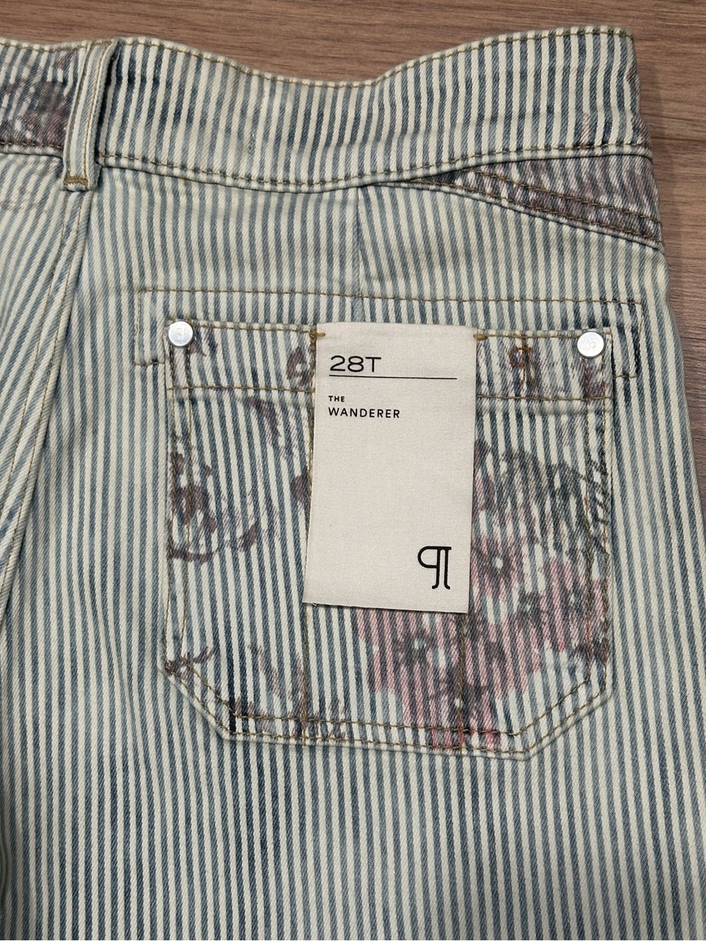 NEW Pilcro The Wanderer Mid-Rise Relaxed-Leg Jeans Stripe with Floral Accent 28T - Picture 13 of 16